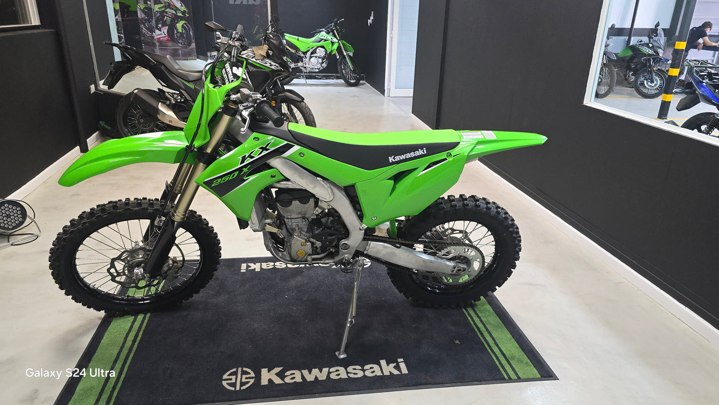 Kawasaki KX 250 X - MYM MOTOS S.A