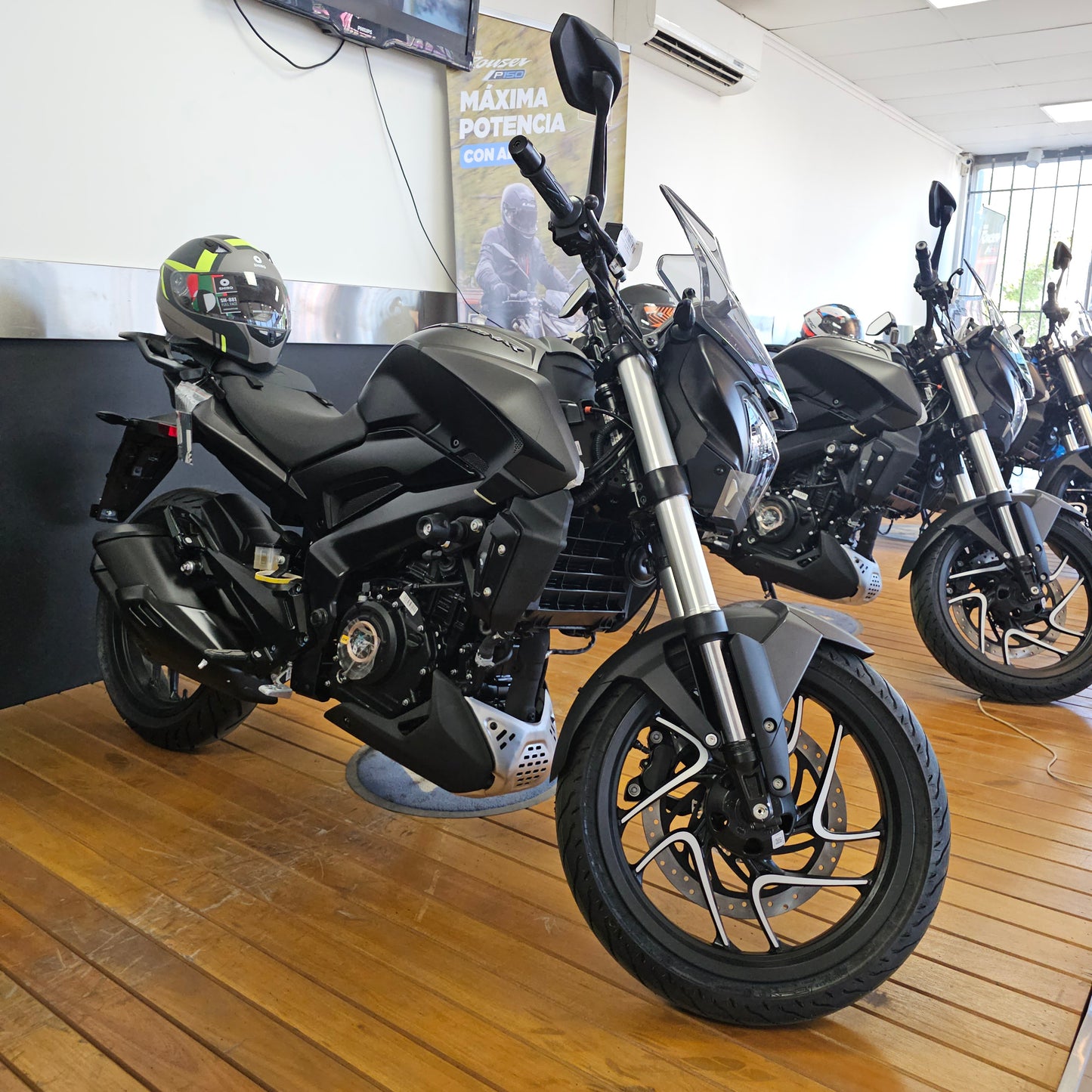 Bajaj Dominar 250 - MYM MOTOS S.A