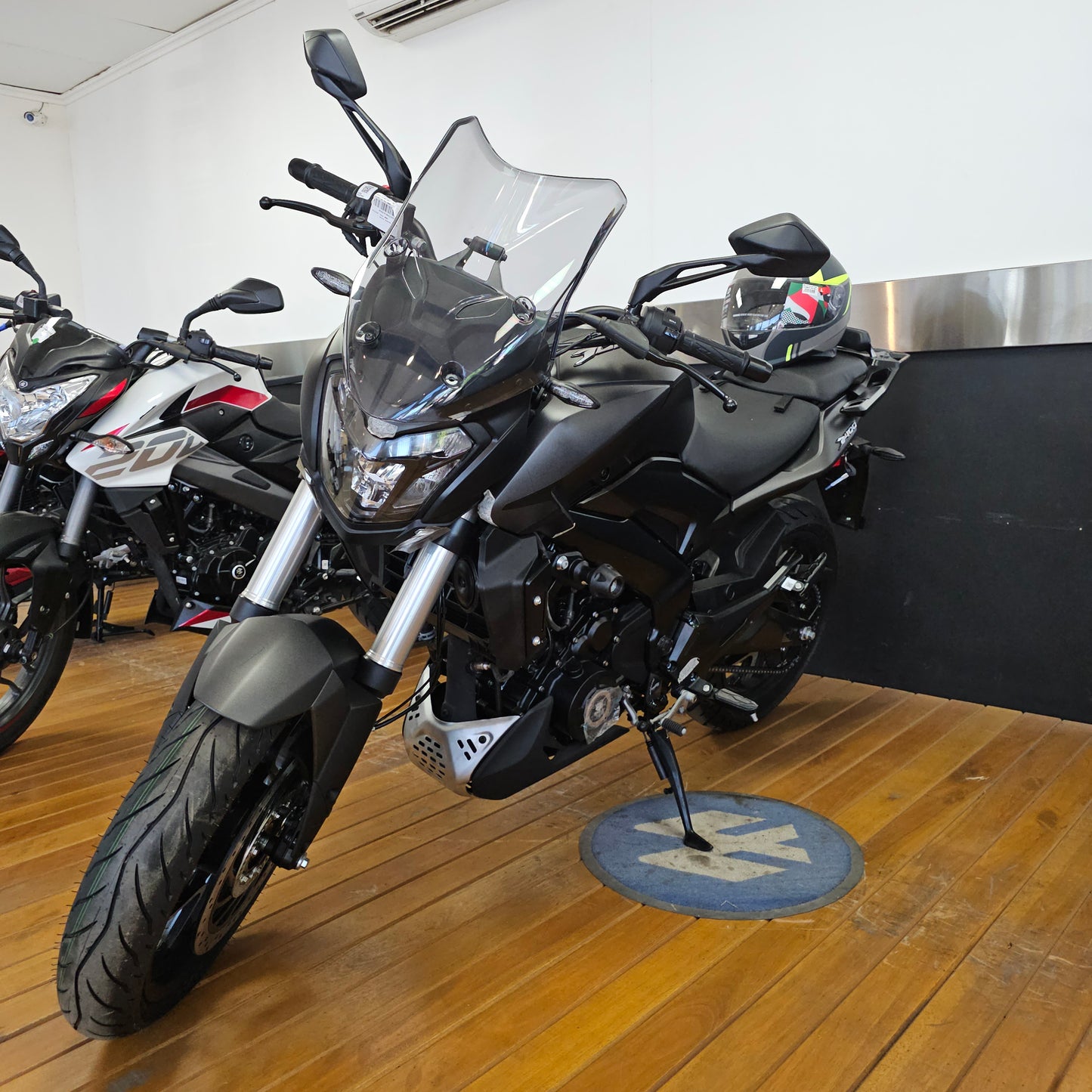 Bajaj Dominar 250 - MYM MOTOS S.A