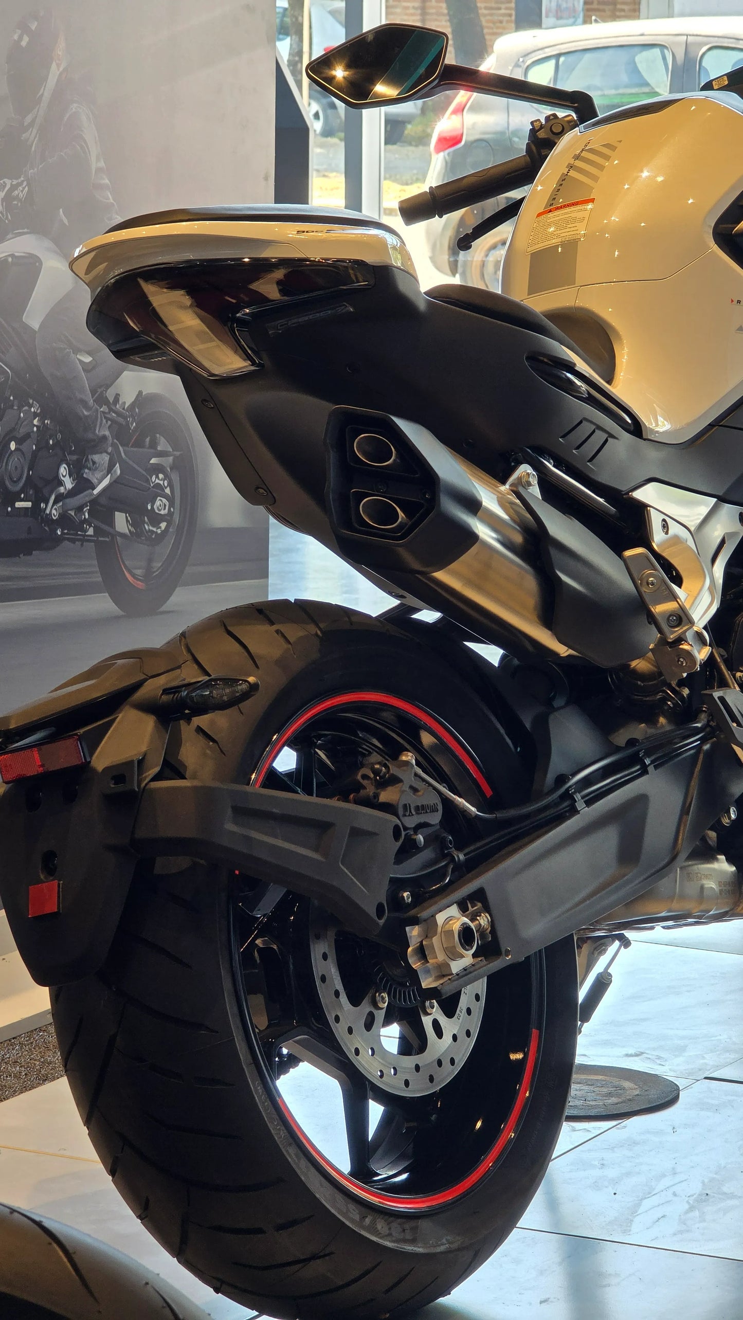 CFMOTO 800NK - MYM MOTOS S.A