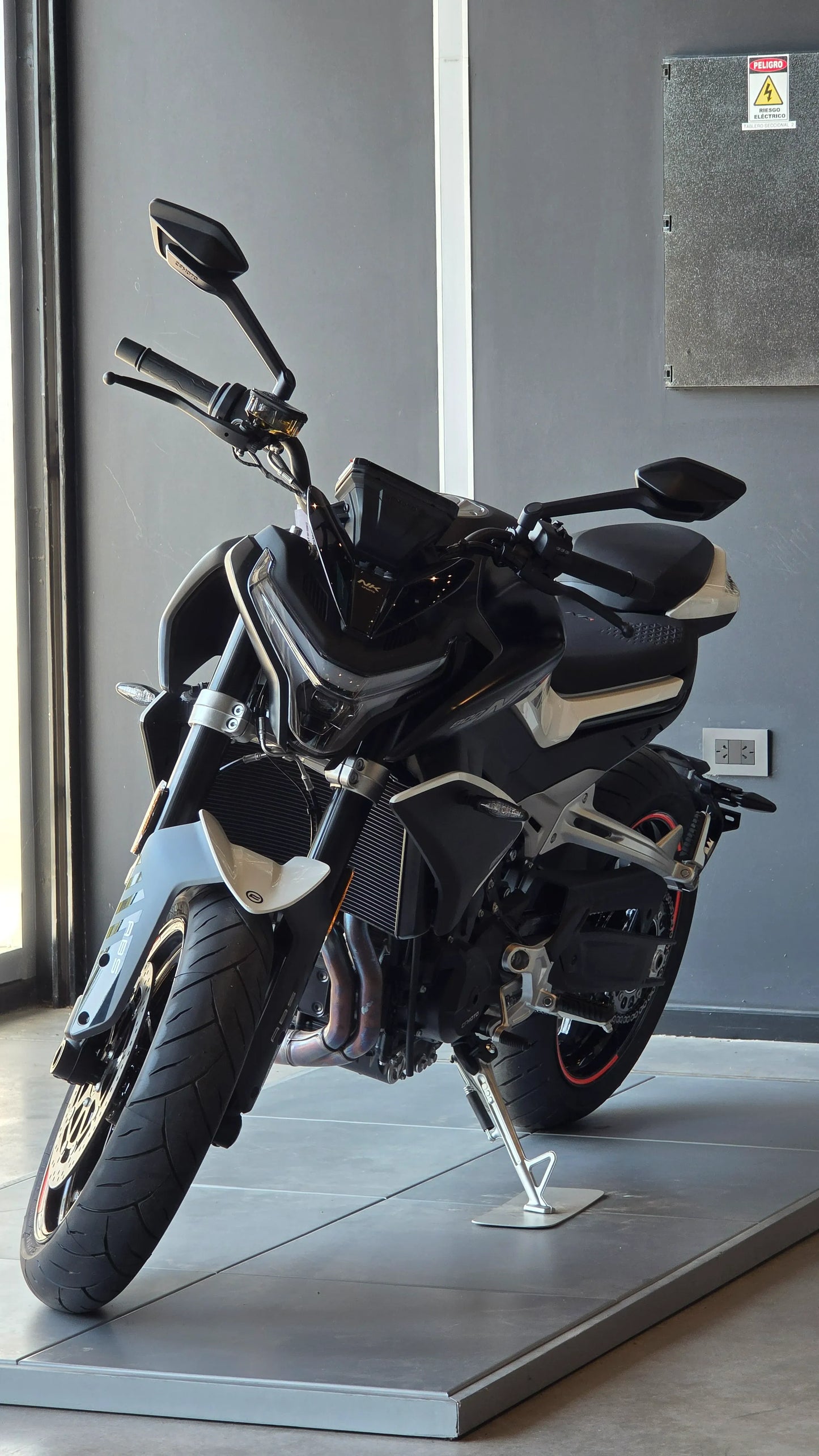 CFMOTO 800NK - MYM MOTOS S.A