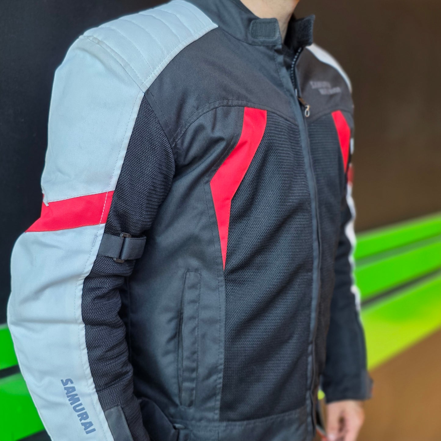 CAMPERA SAMURAI WARRIOR FOURSTROKE - MYM MOTOS S.A
