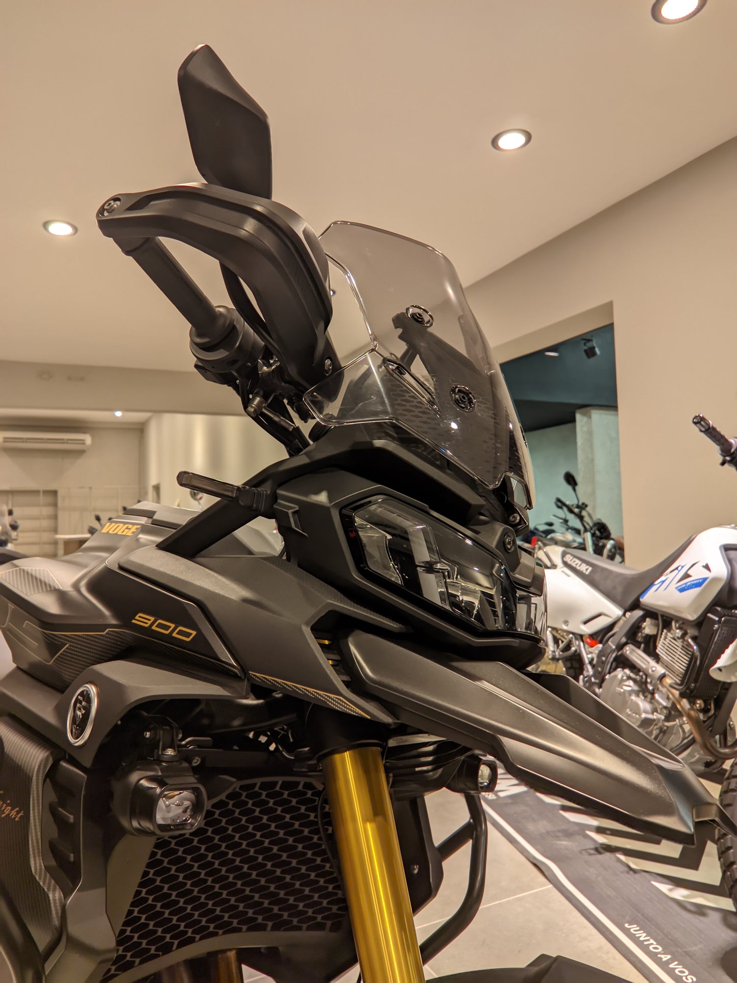 Voge 900 DSX Black Night 2025