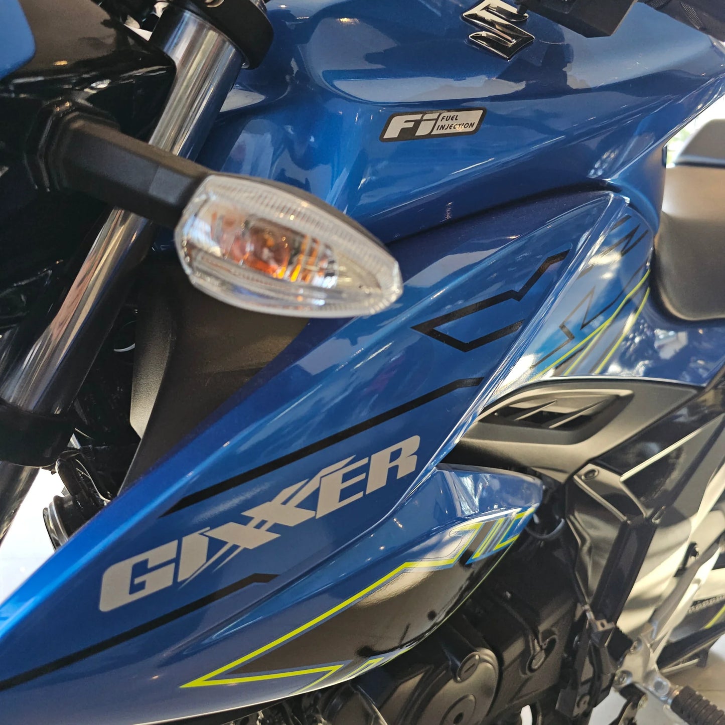 Suzuki Gixxer 5 1 alta resolución