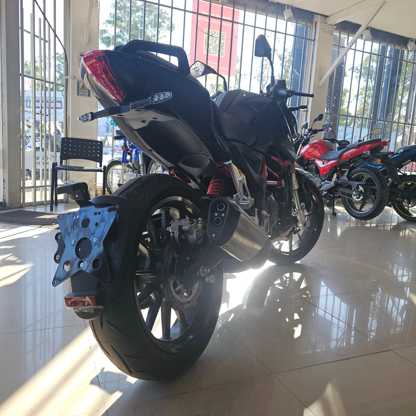 Suzuki Gixxer 8 1 alta resolución