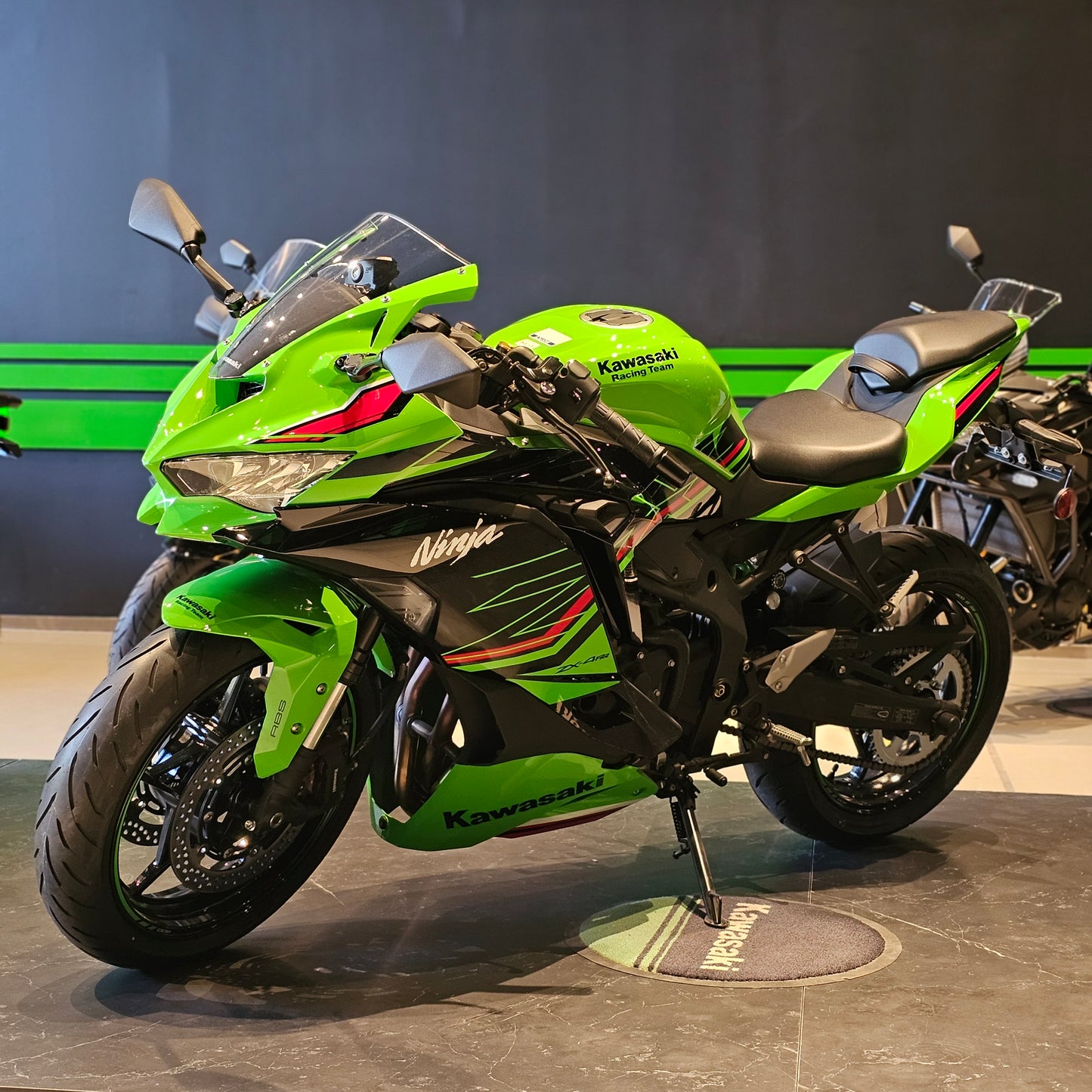 Kawasaki ZX4Rr - MYM MOTOS S.A