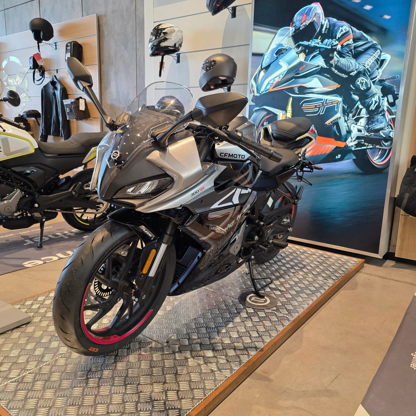 CFMOTO 300SR - MYM MOTOS S.A