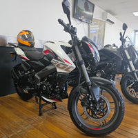 Bajaj Rouser Ns  7 1 alta resolución