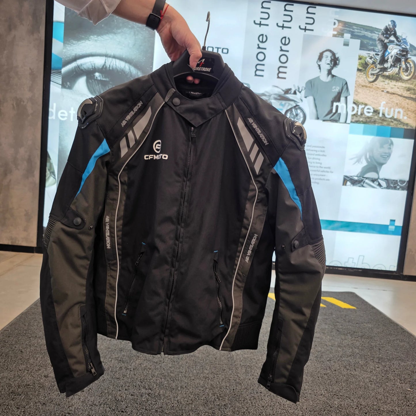 Campera Cfmoto 1 1 alta resolución