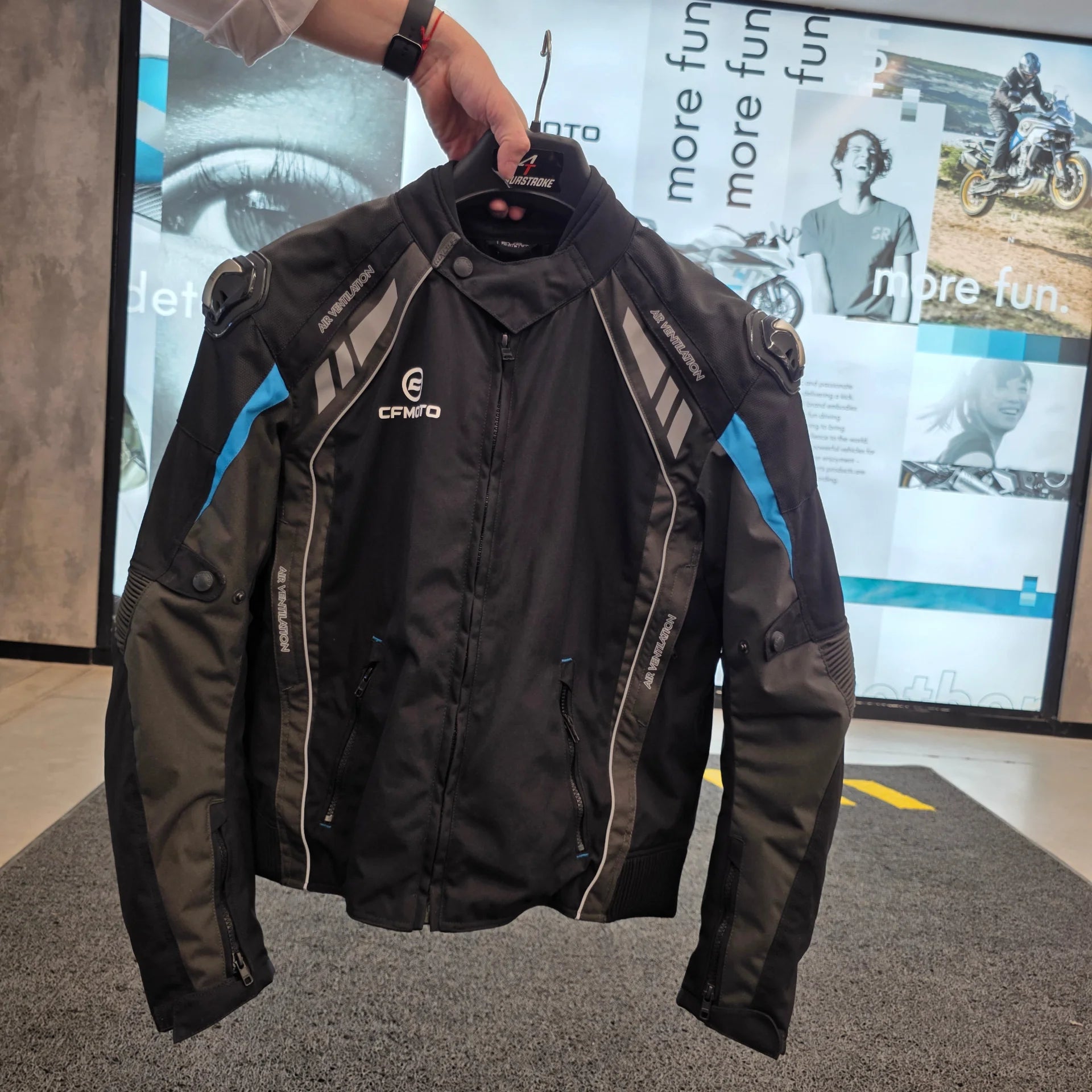 Campera Cfmoto 1 1 alta resolución