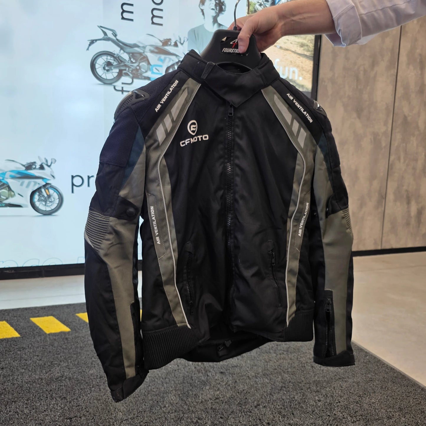 Campera Cfmoto 2 1 alta resolución