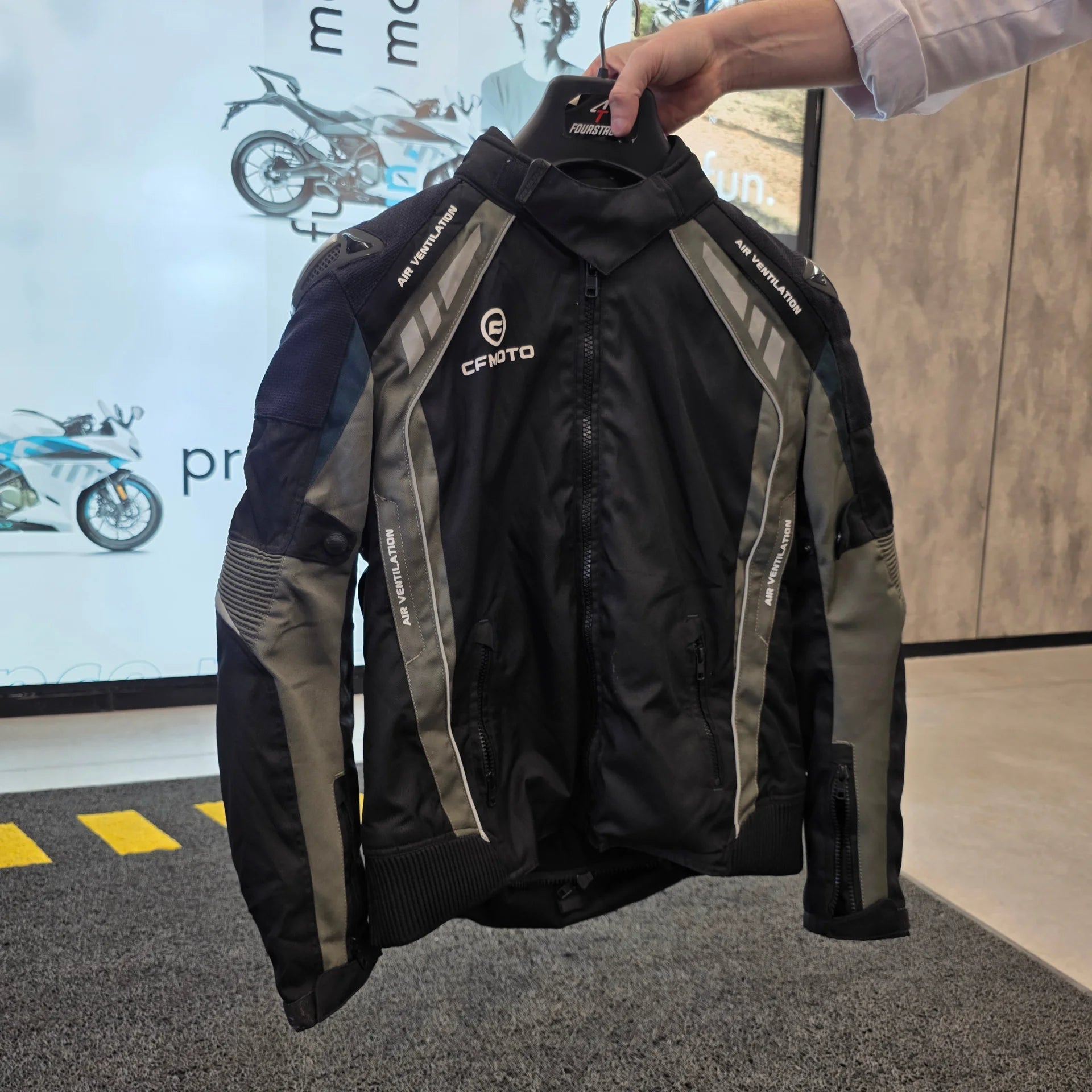 Campera Cfmoto 2 1 alta resolución