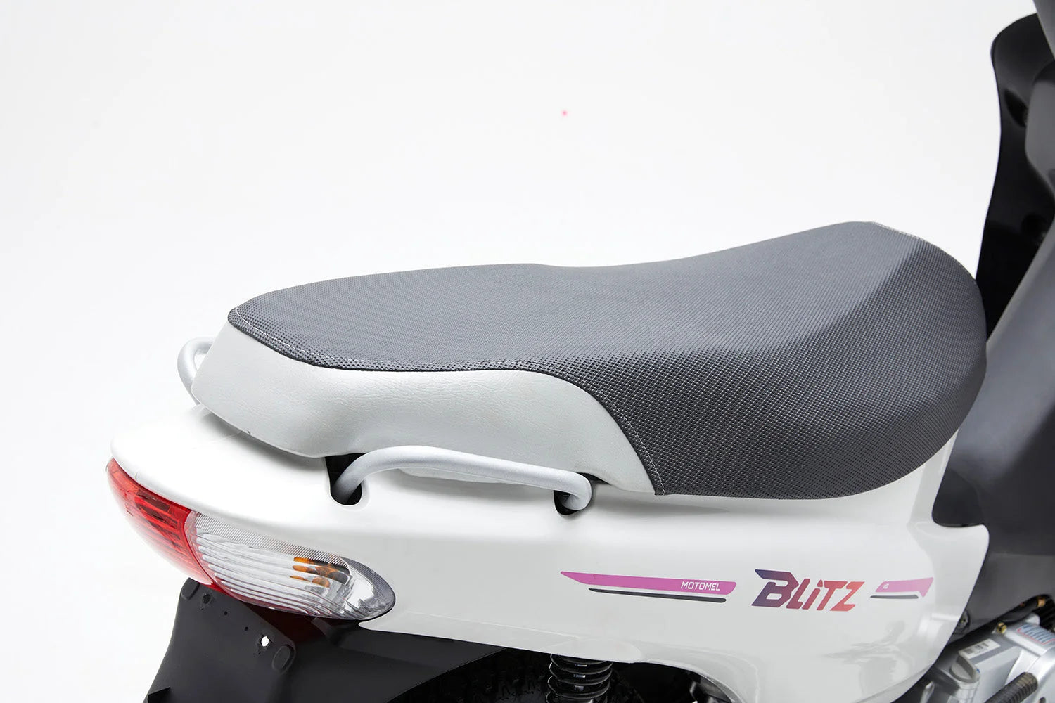 Motomel Blitz  8 1 alta resolución