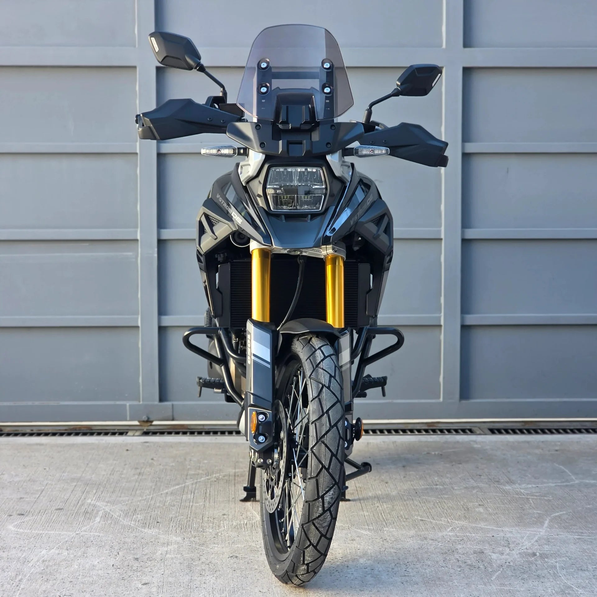 Suzuki V Strom  De 4 1 alta resolución