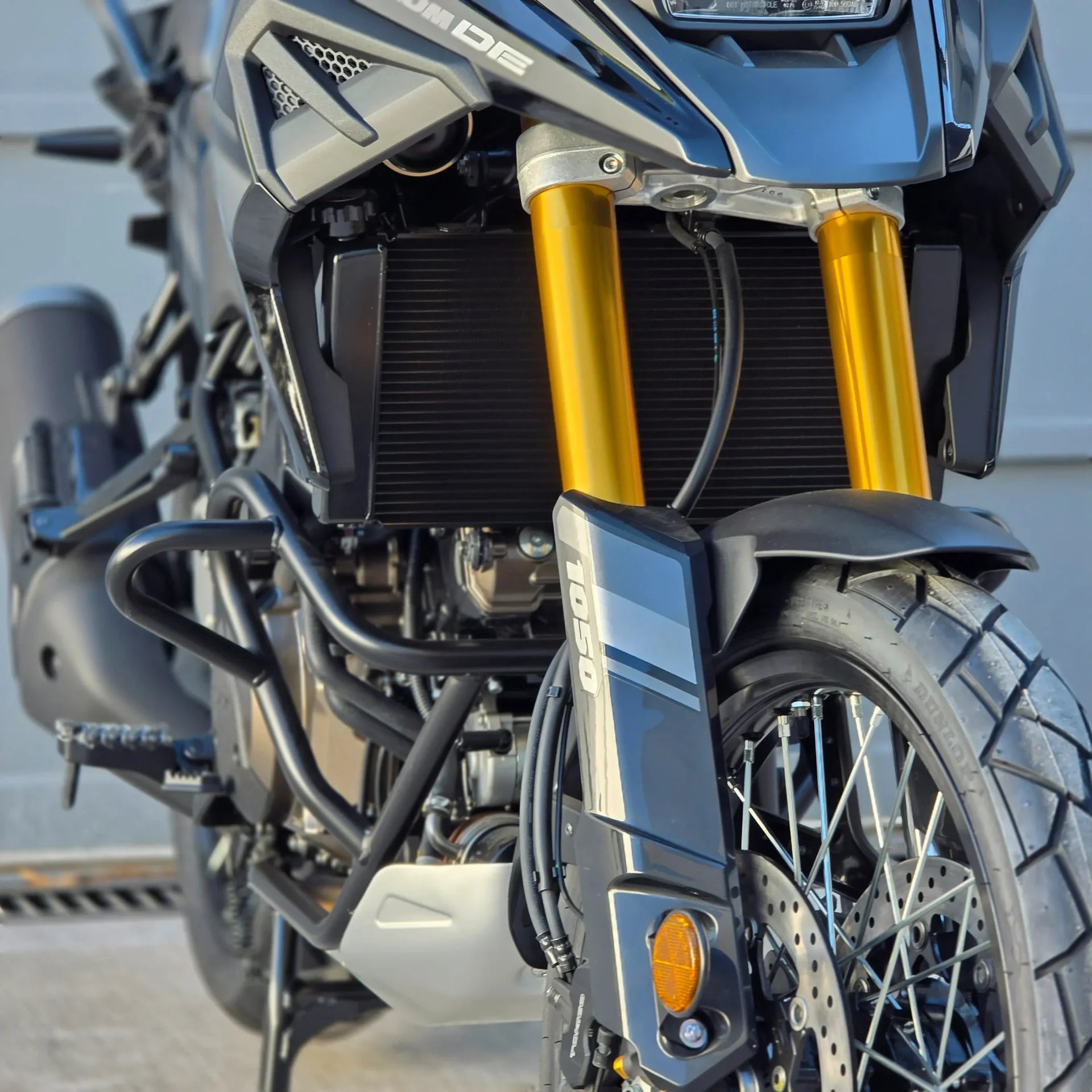 Suzuki V Strom  De 5 1 alta resolución