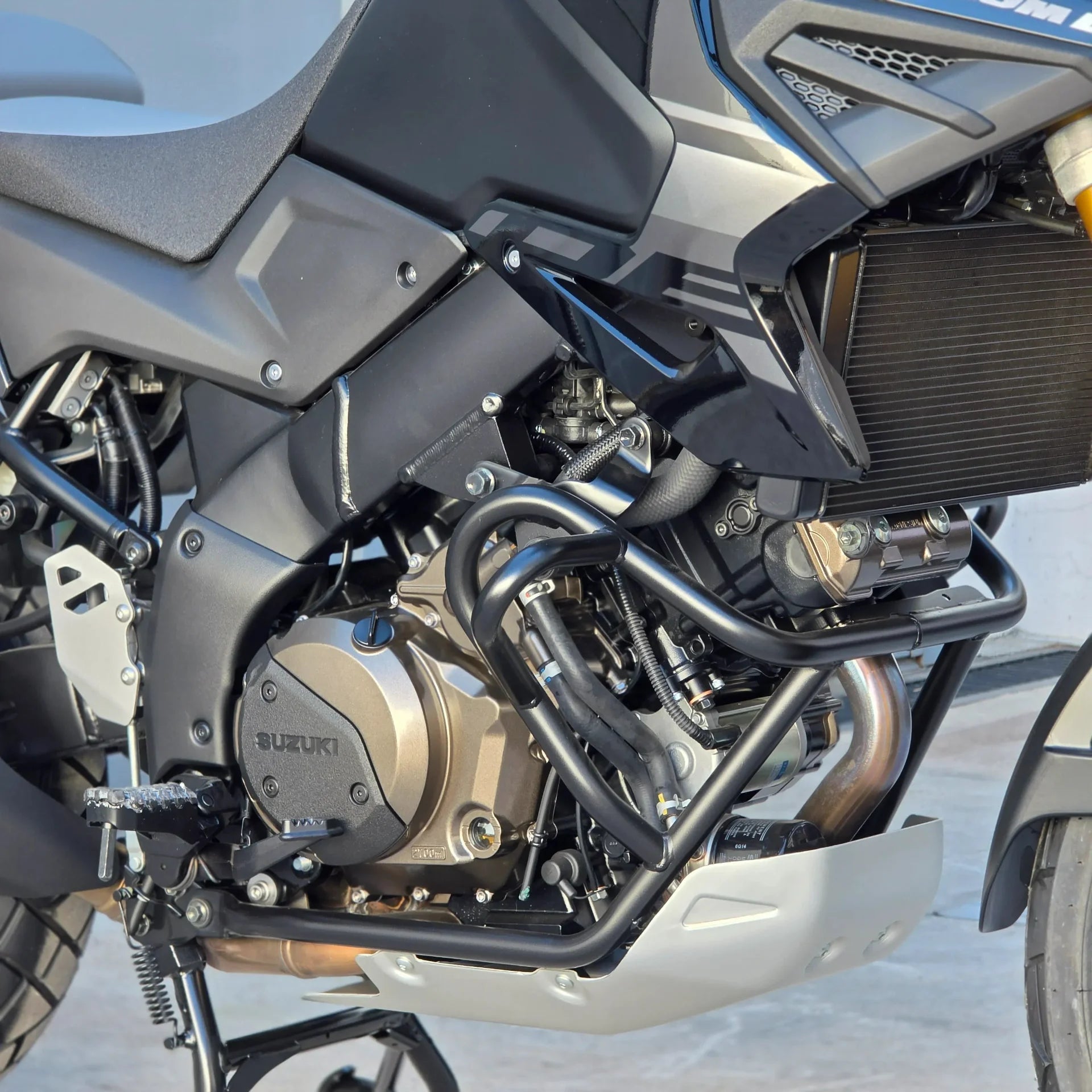 Suzuki V Strom  De 7 1 alta resolución