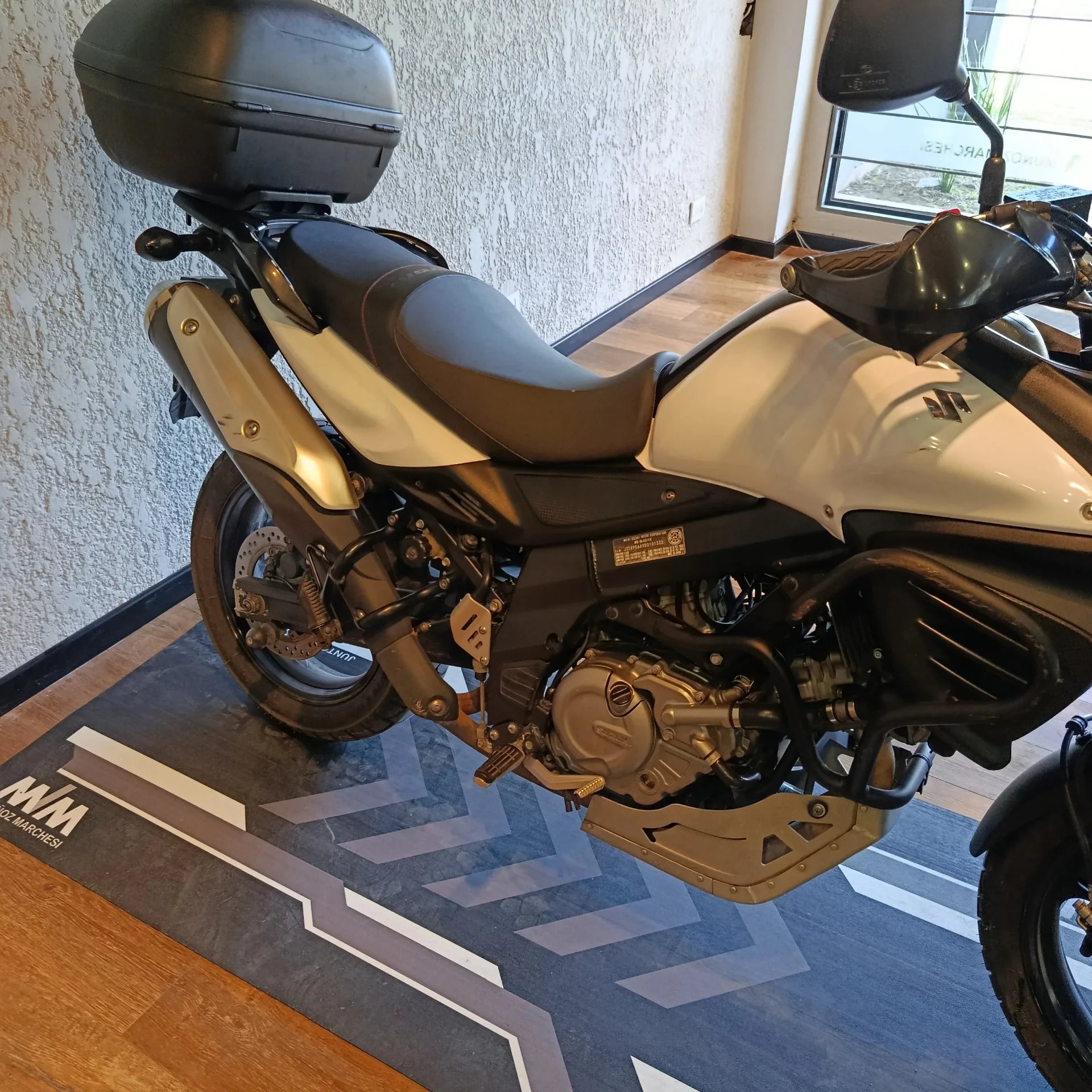 Suzuki V Strom   4 1 alta resolución